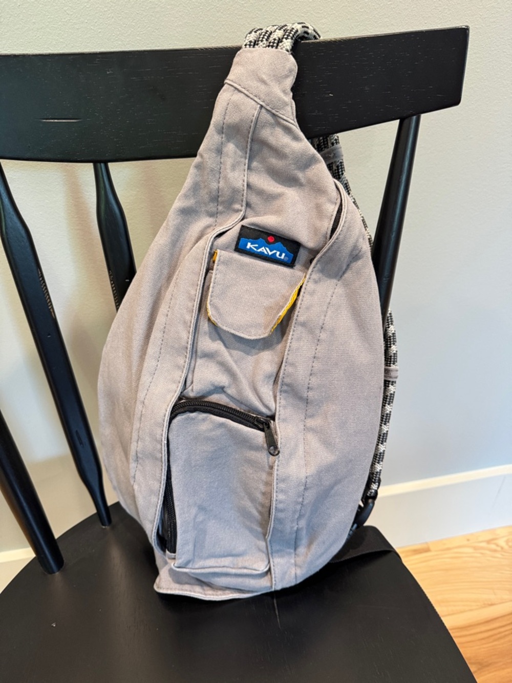 Kavu Light Gray Sling Pack with Contrasting Strap